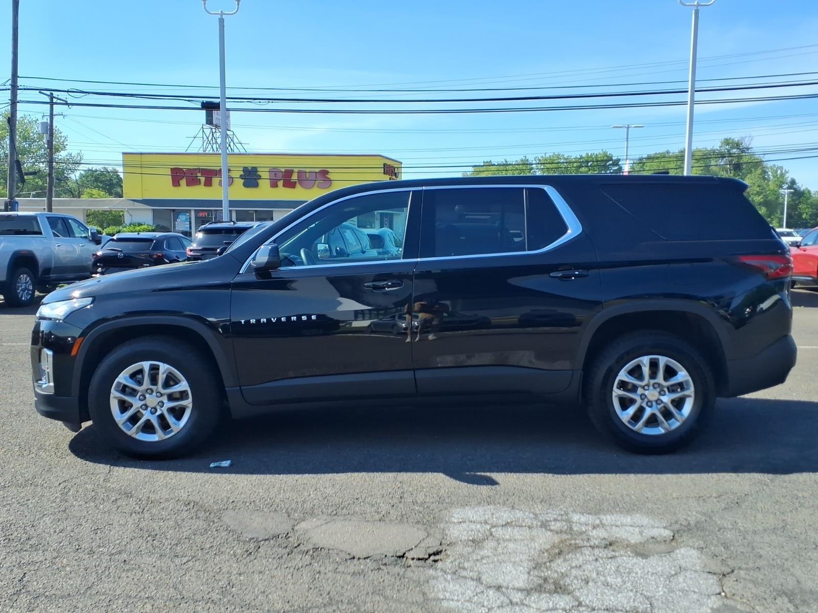 2023 Chevrolet Traverse LS