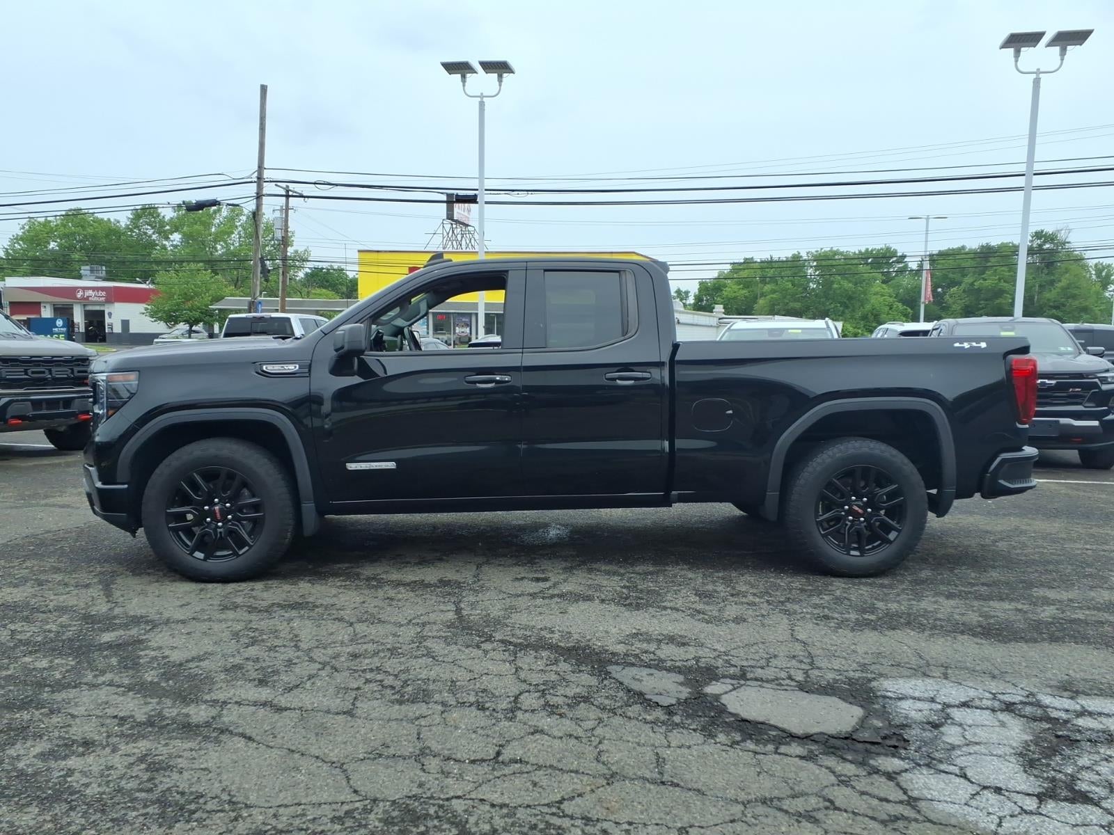 2023 GMC Sierra 1500 Elevation