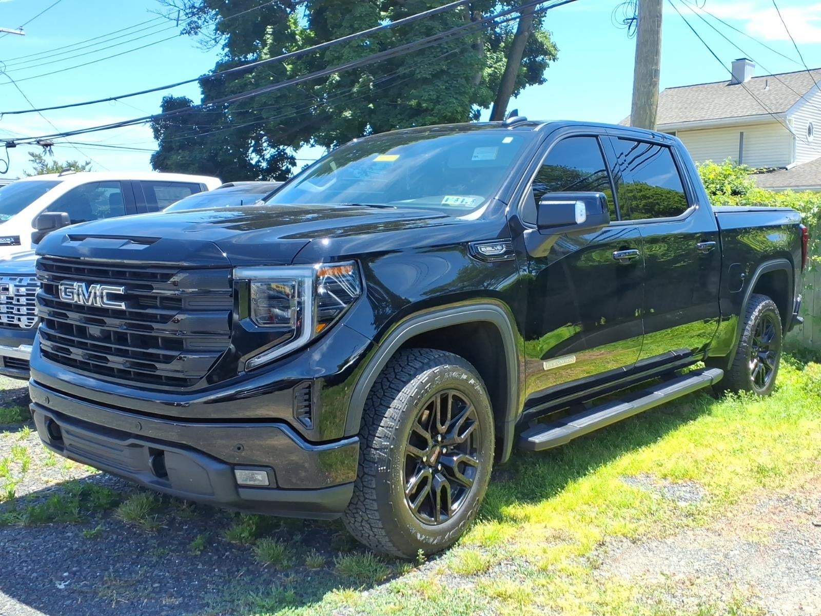 2025 GMC Sierra 1500 Elevation