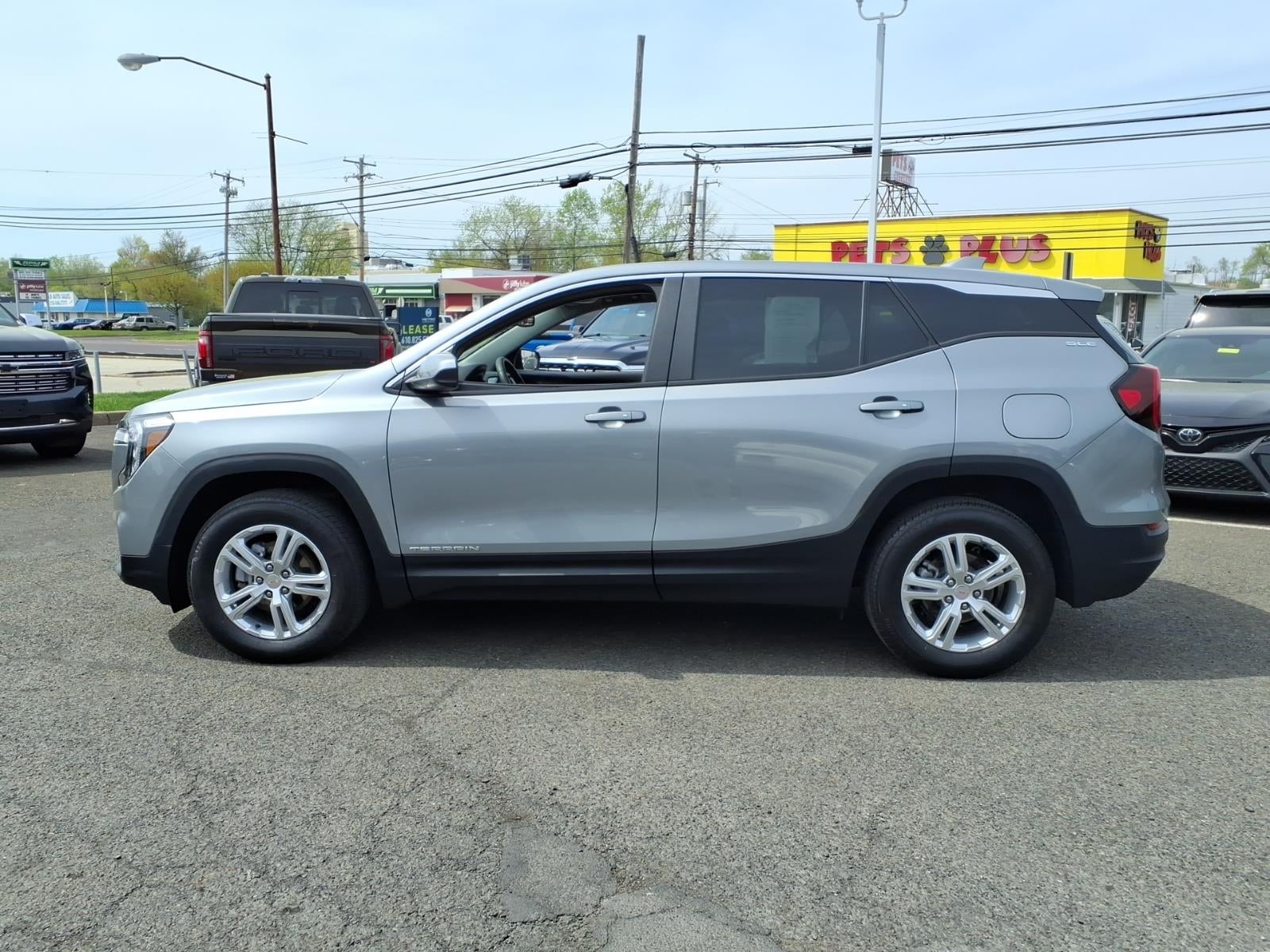 2024 GMC Terrain SLE