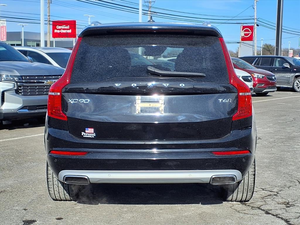 2021 Volvo XC90 Momentum