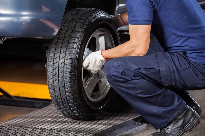 Using A Mobile Tire Service Company Insurance Or Roadside Assistance Jack  Mobile Tire